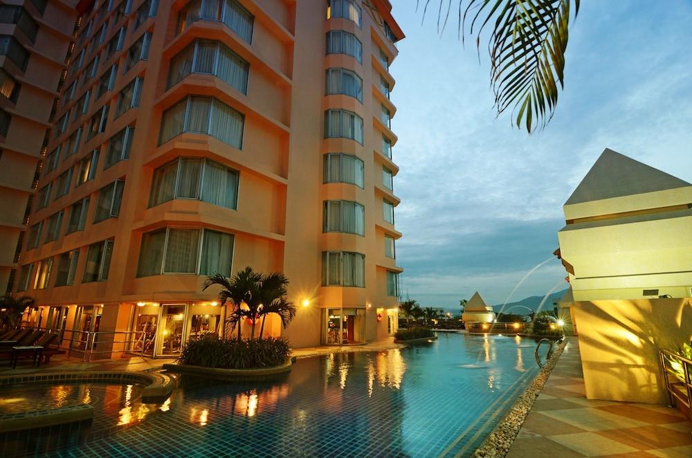hotelImg