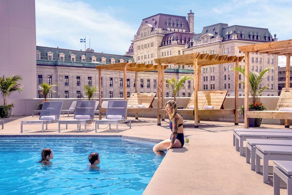 hotelImg