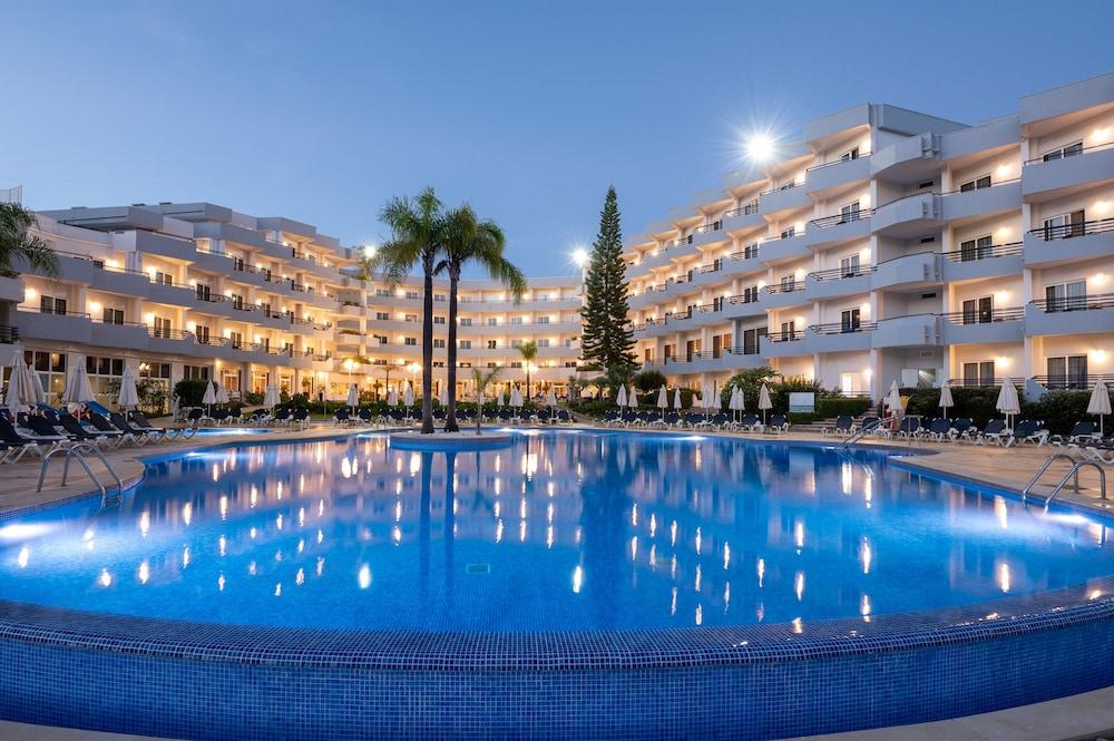 hotelImg