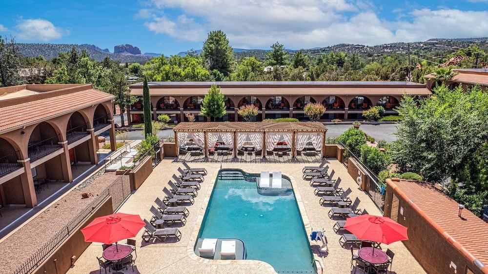hotelImg