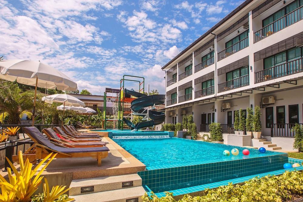hotelImg
