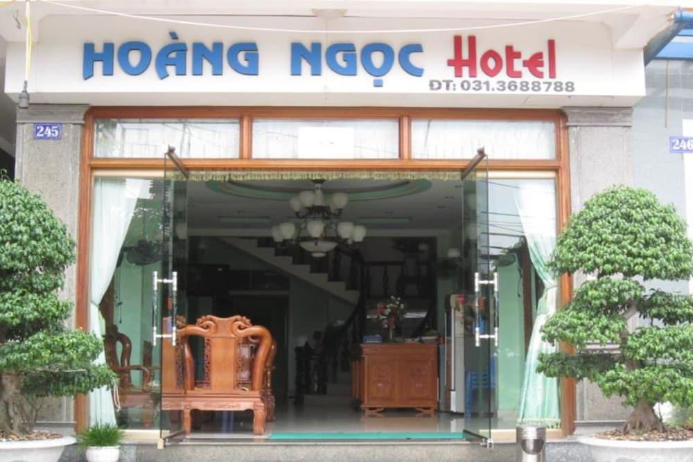 hotelImg