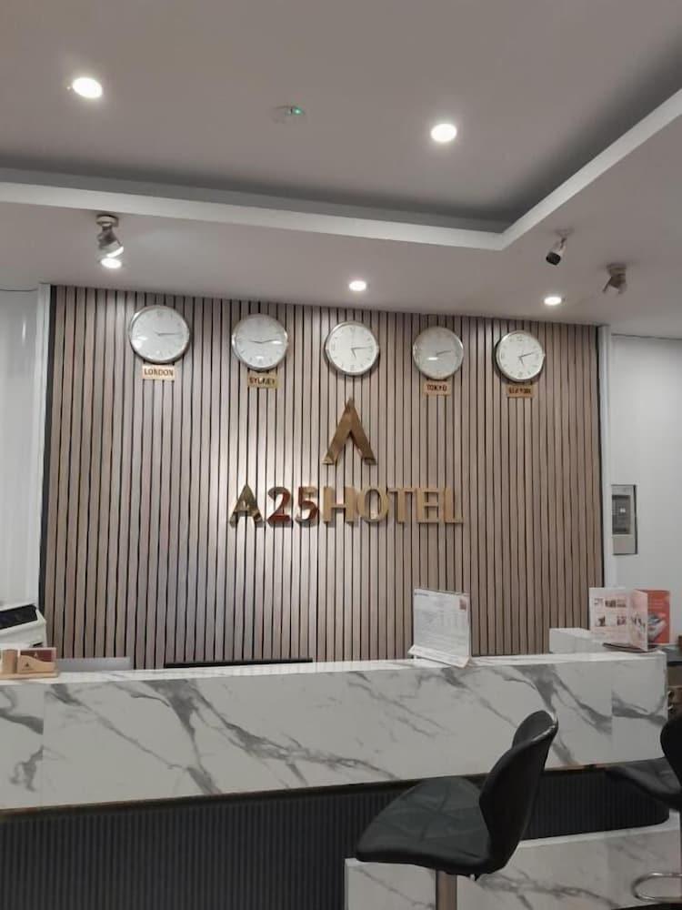 hotelImg