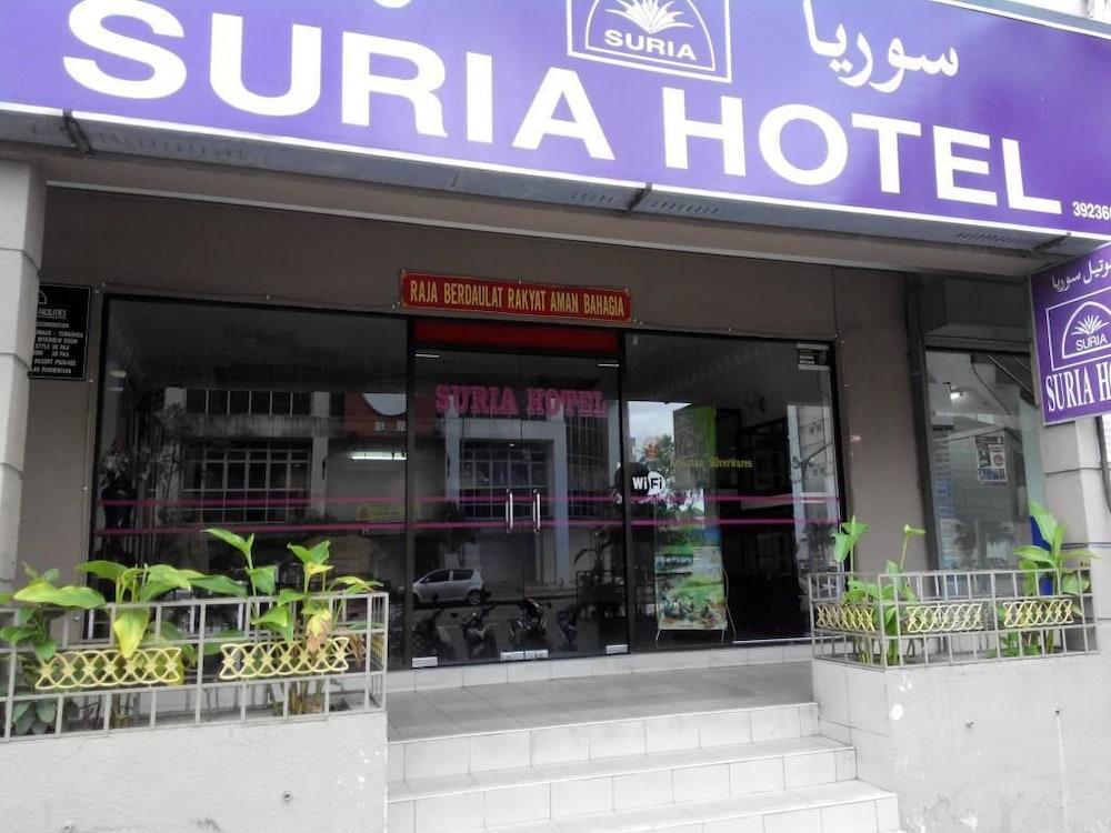 hotelImg