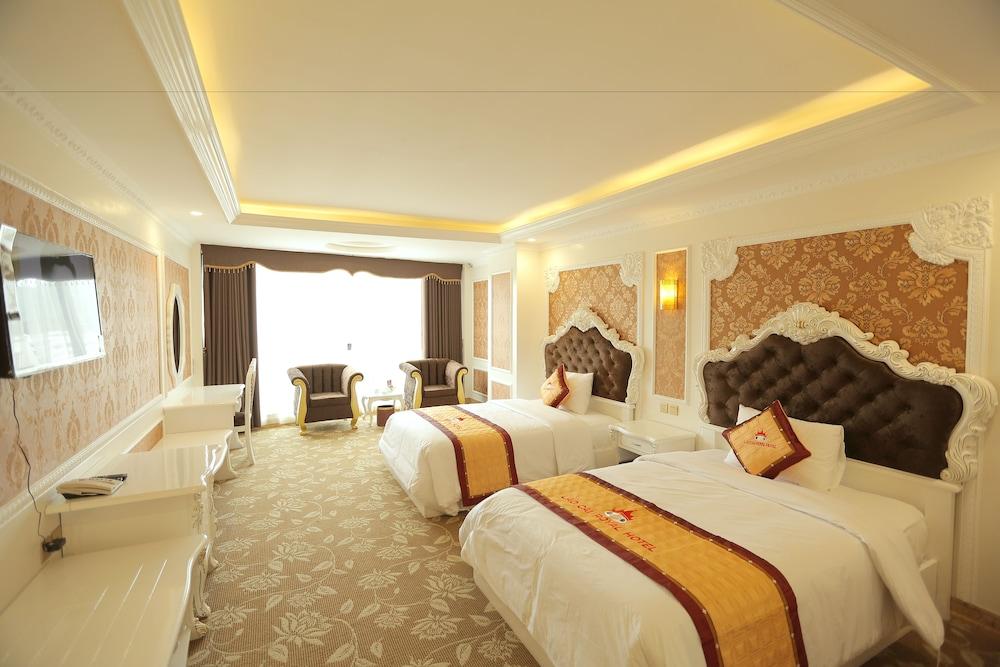 hotelImg