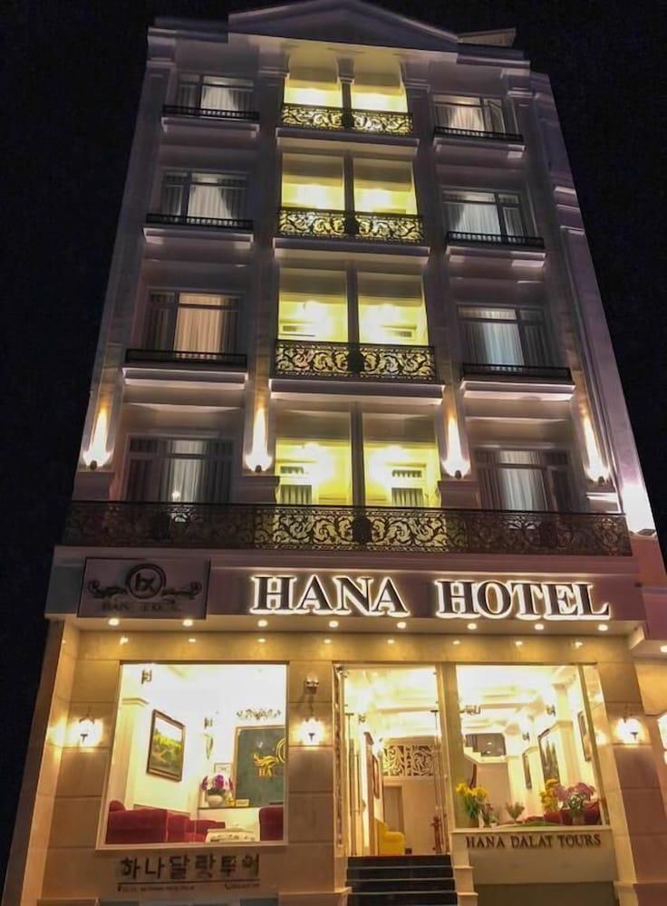 hotelImg