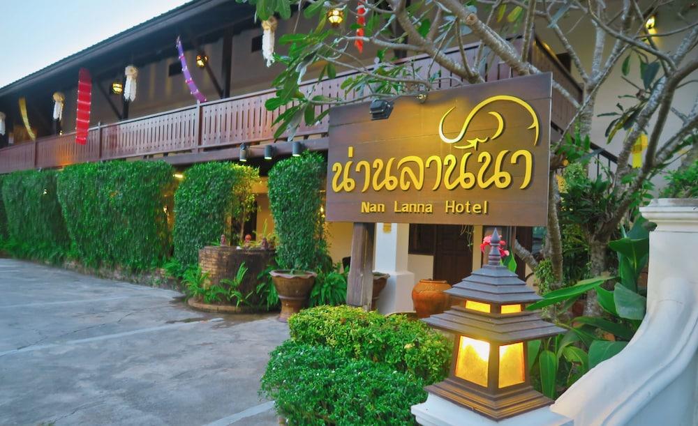 hotelImg