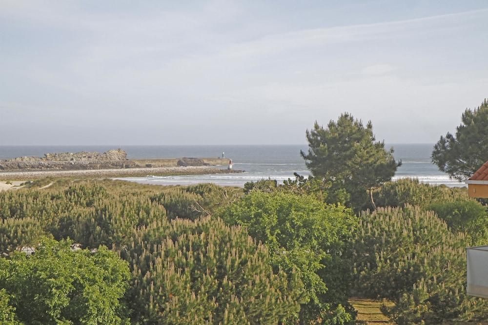 hotelImg