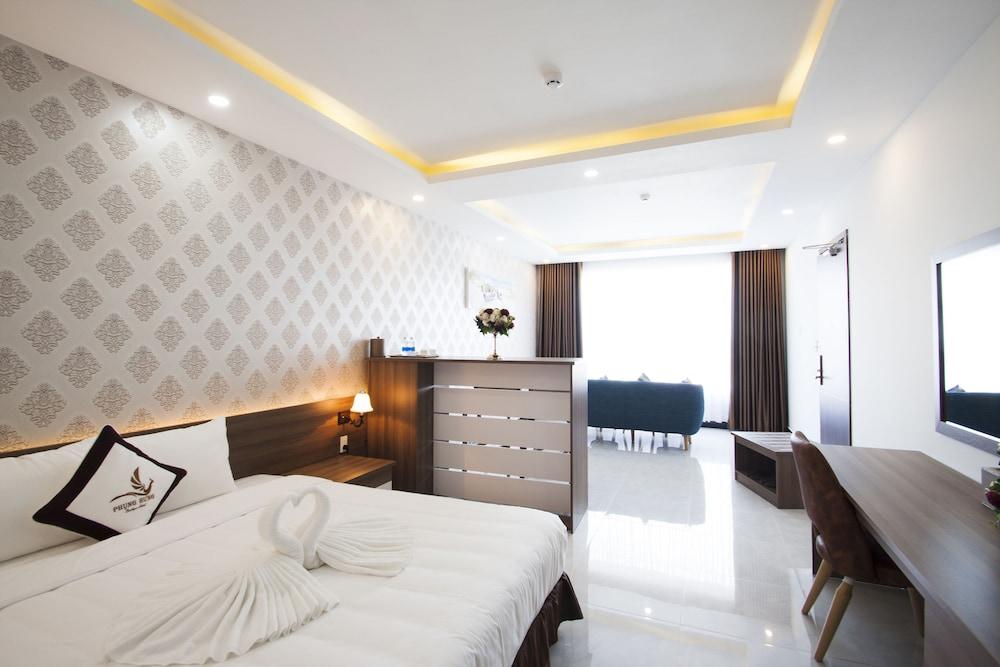 hotelImg
