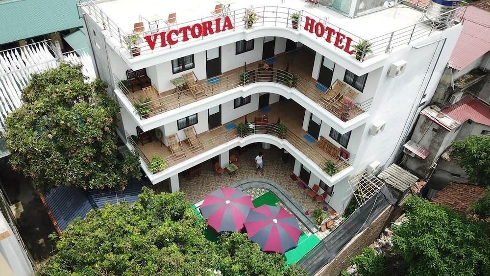 hotelImg