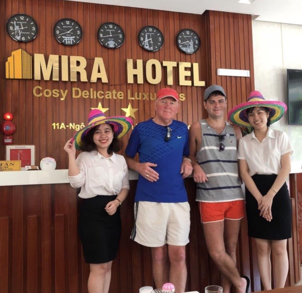 hotelImg