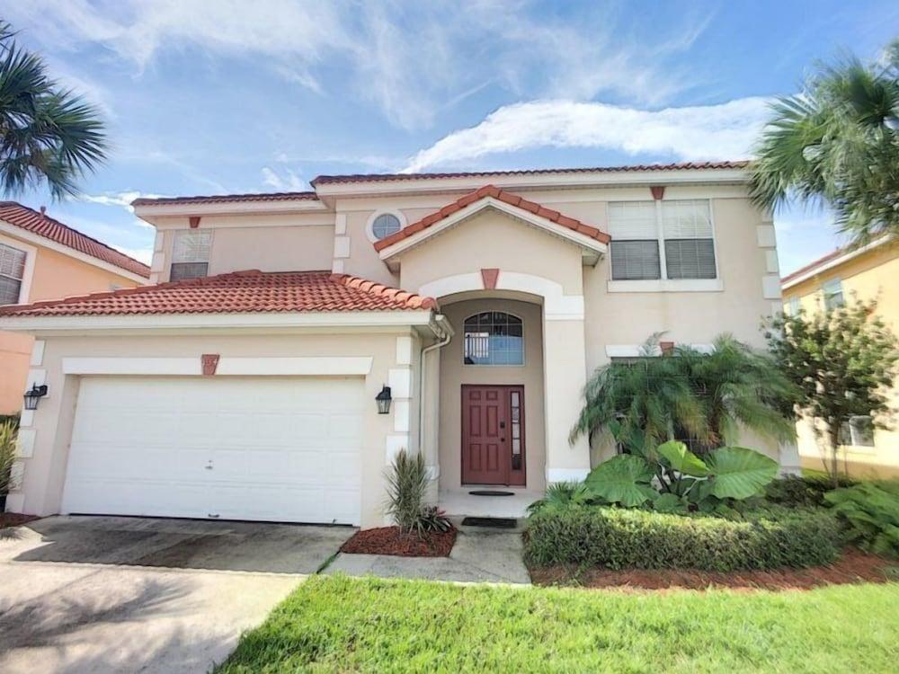 hotelImg