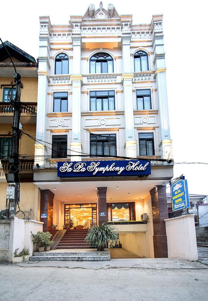 hotelImg