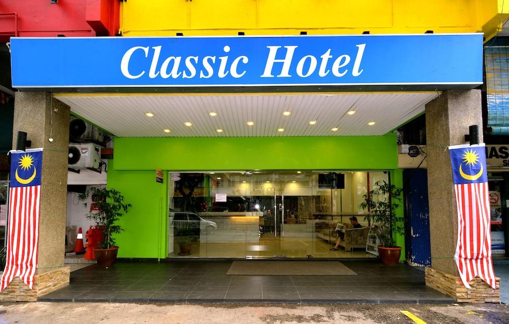 hotelImg