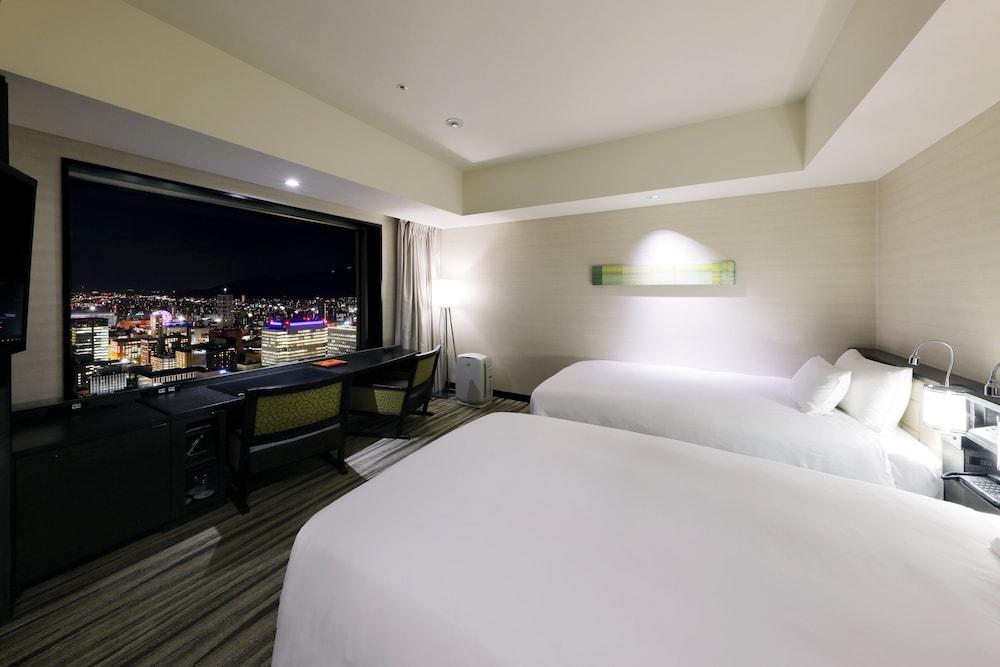 hotelImg