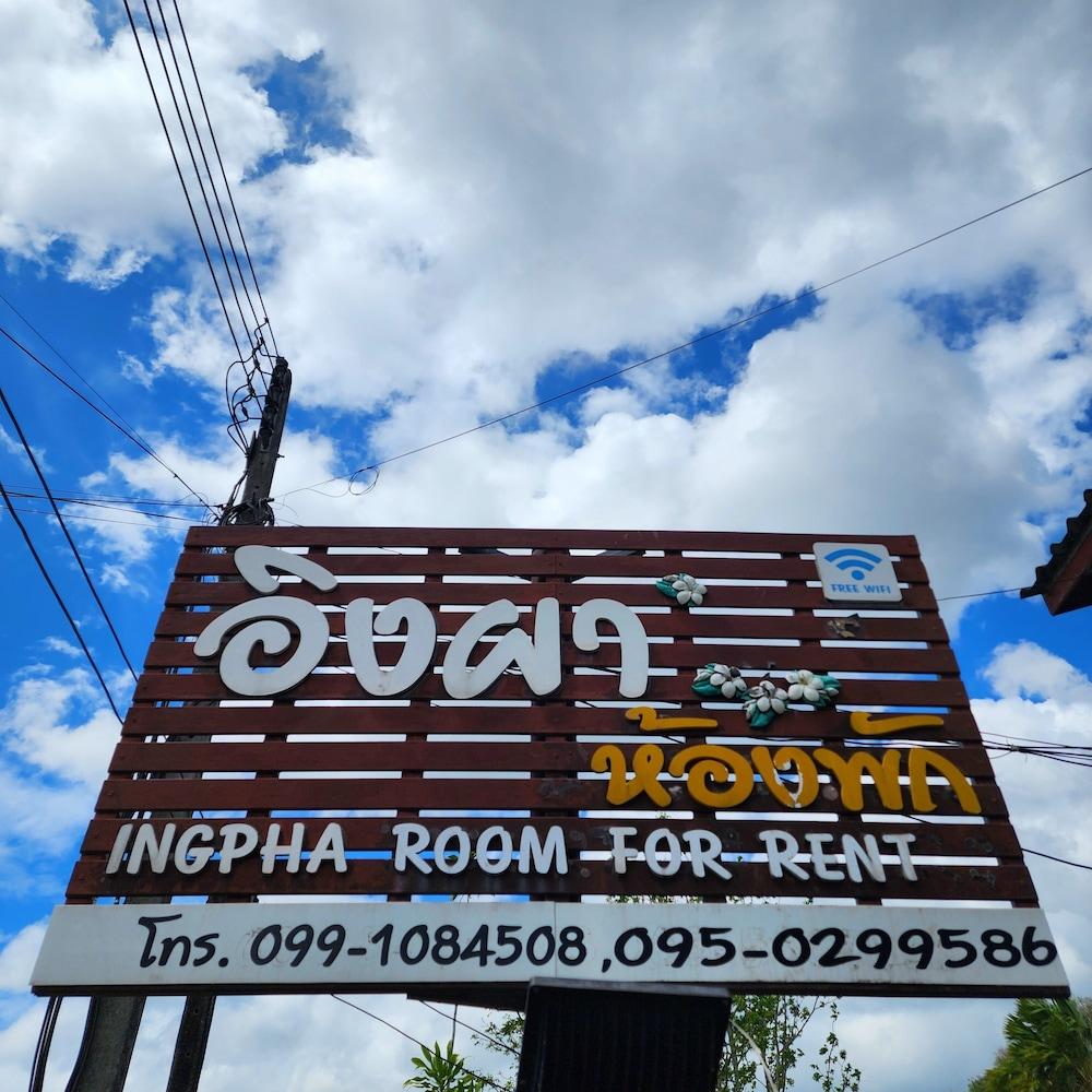 hotelImg
