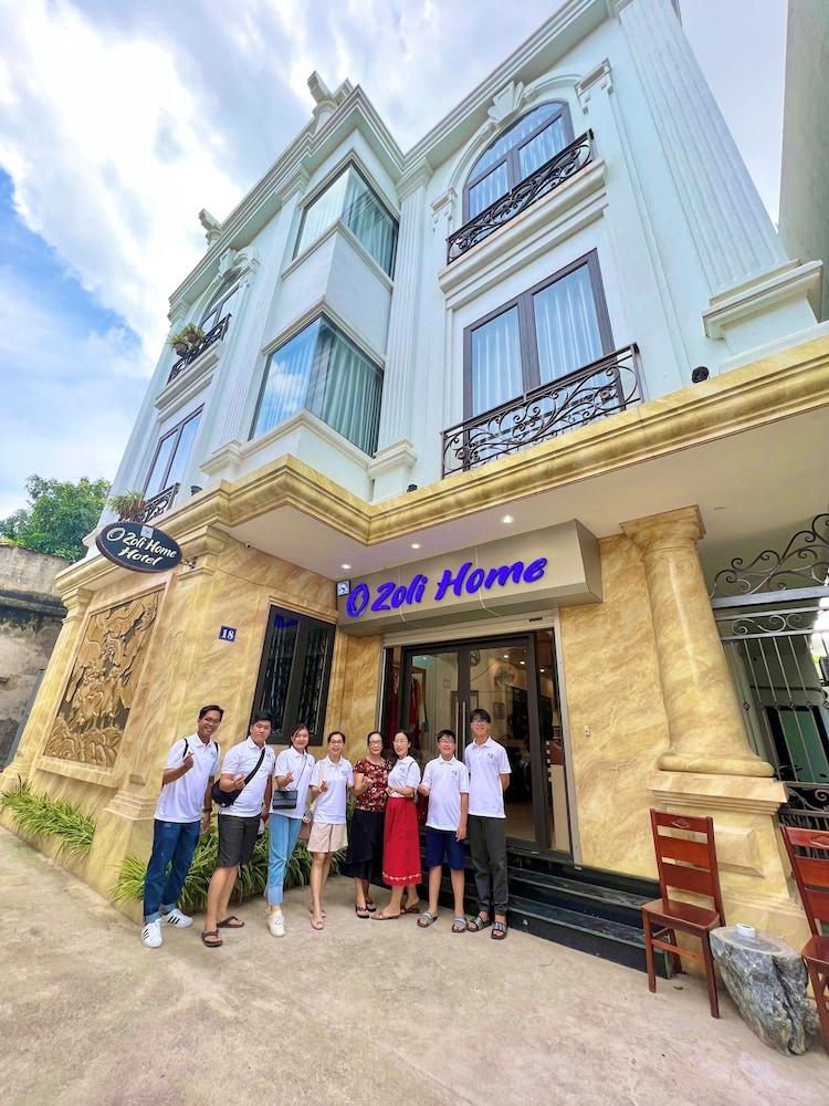 hotelImg