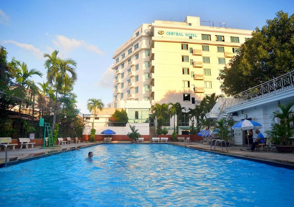 hotelImg