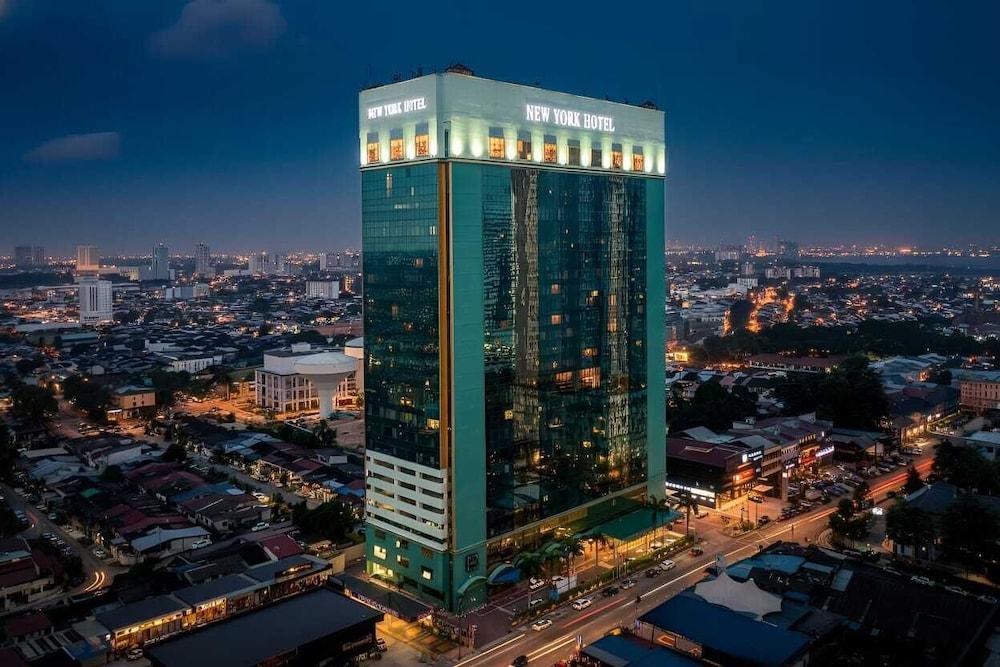 hotelImg