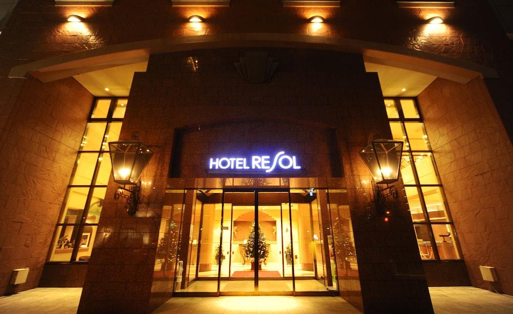 hotelImg