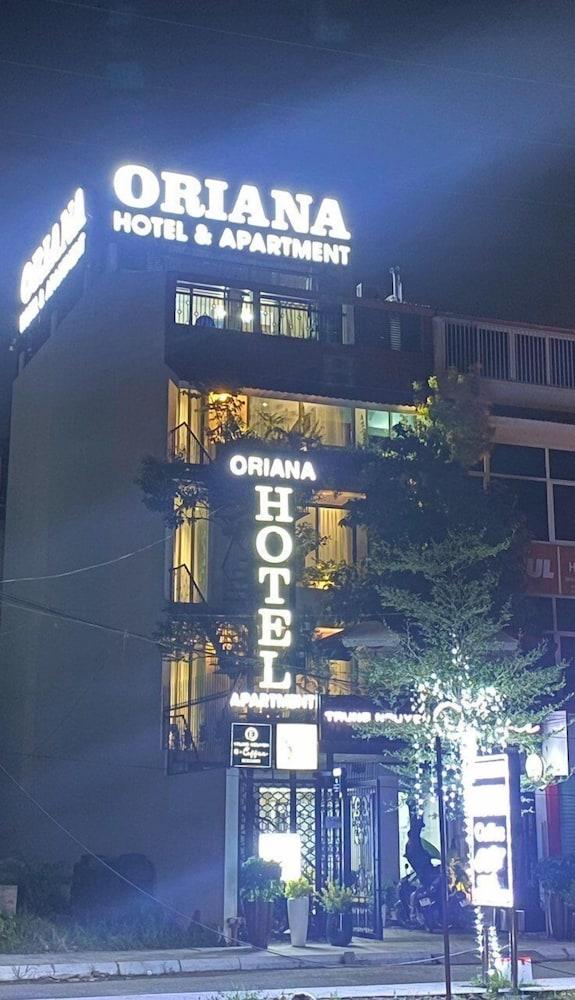 hotelImg