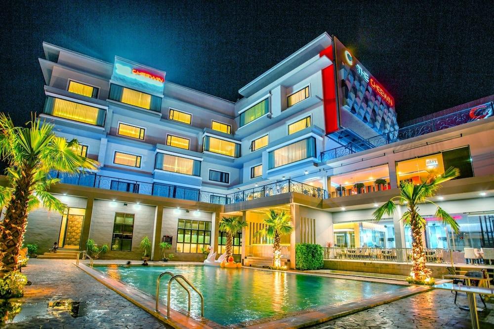 hotelImg