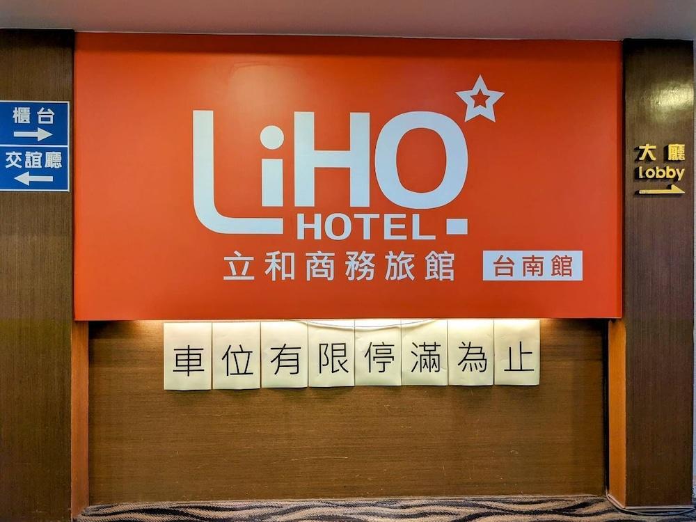 hotelImg
