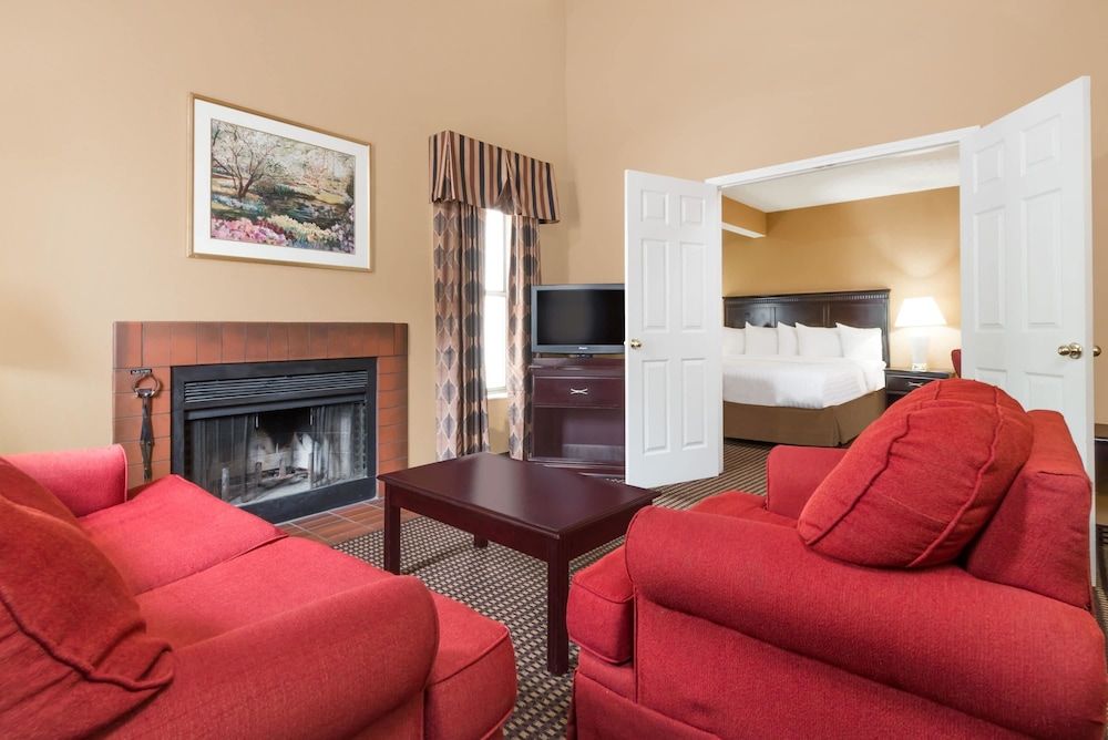 Hawthorn Extended Stay by Wyndham Columbus North
