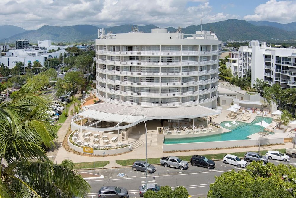 DoubleTree by Hilton Hotel Cairns