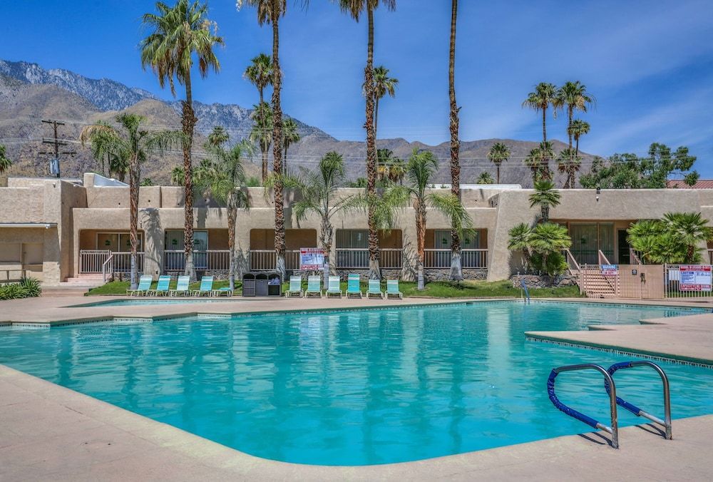 Days Inn by Wyndham Palm Springs