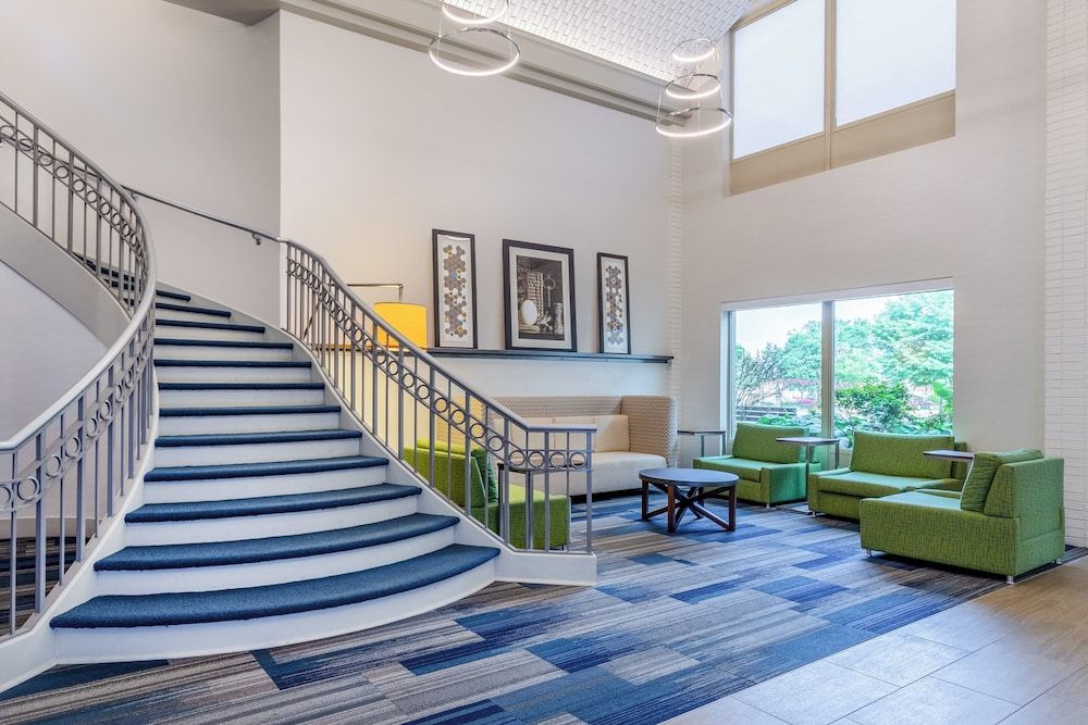 Holiday Inn Express Hotel & Suites Chicago-Midway Airport by IHG