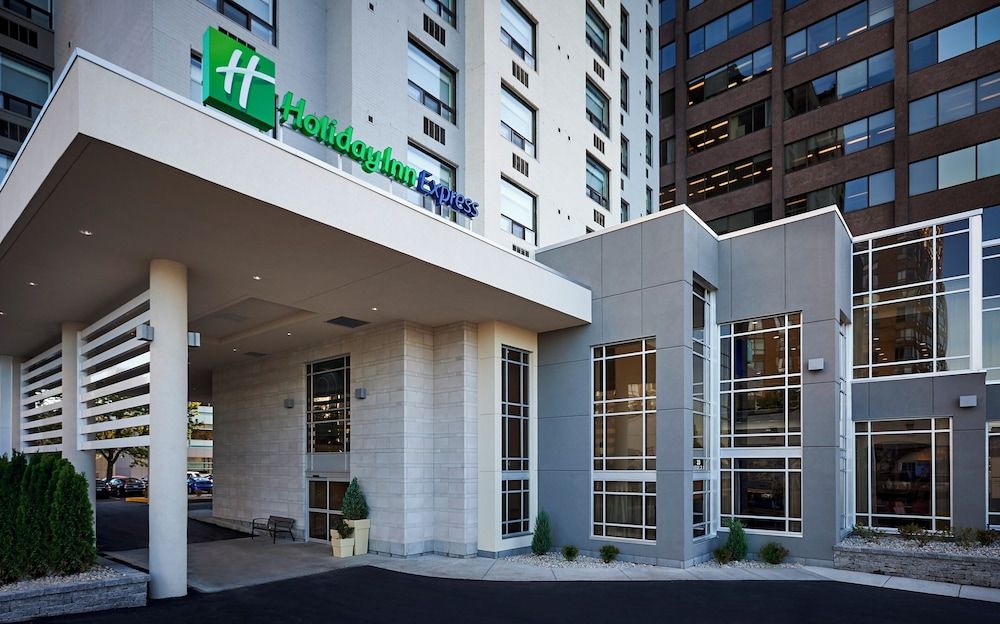Holiday Inn Express Windsor Waterfront by IHG