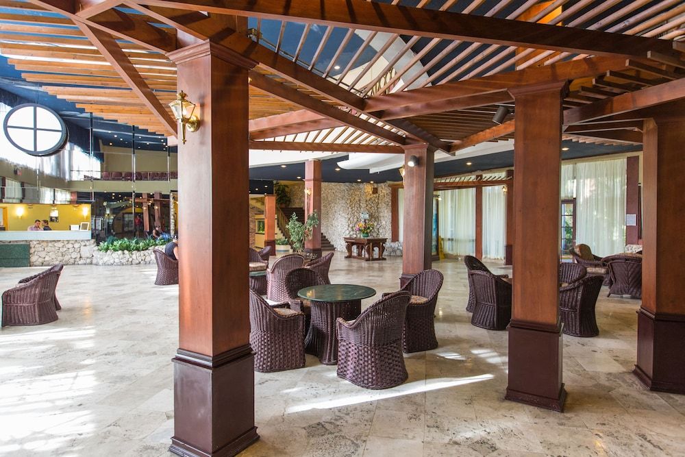 Thunderbird Hotel