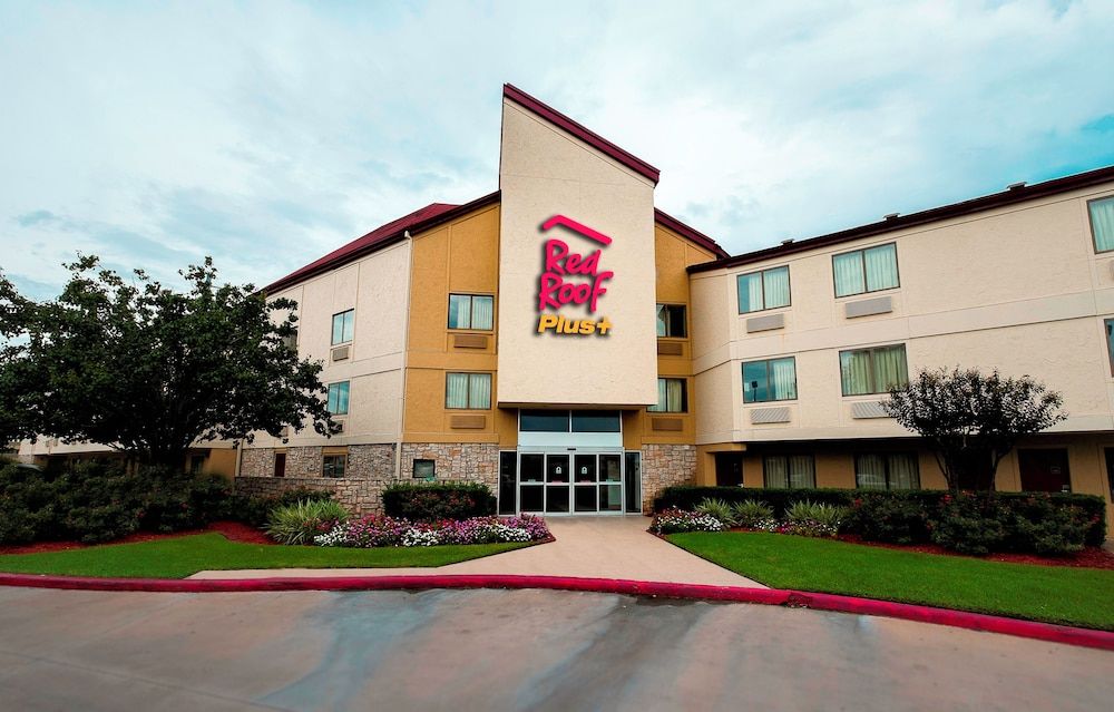Red Roof Inn PLUS+ Houston - Energy Corridor