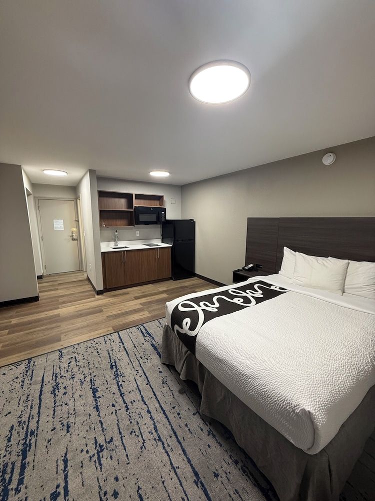 Homestay Suites
