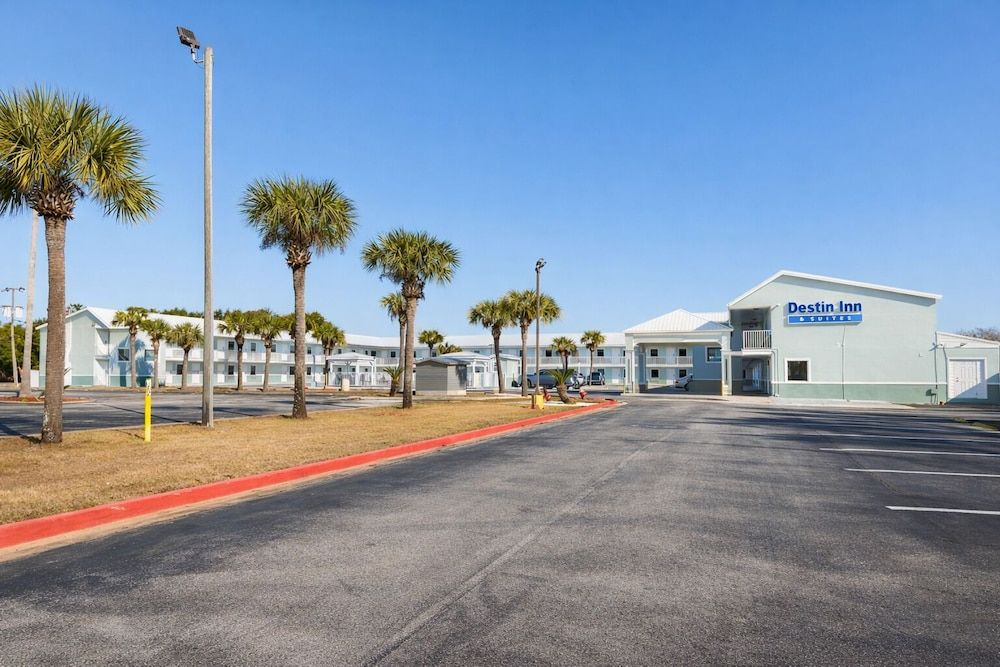 Destin Inn and Suites