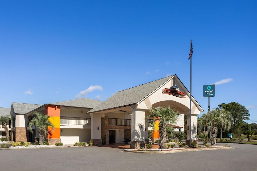 Howard Johnson by Wyndham Savannah GA