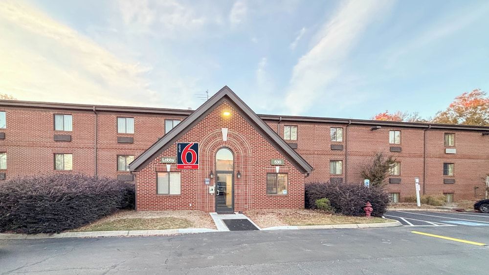 Studio 6 Suites Greenville, SC - Haywood Mall