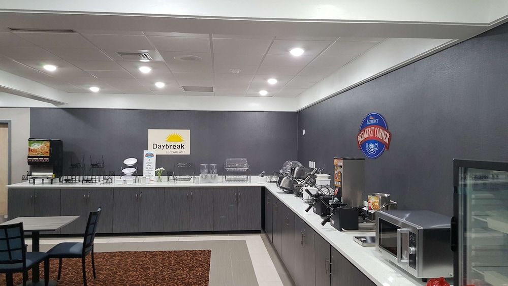 Baymont Inn & Suites Grand Rapids Near Downtown