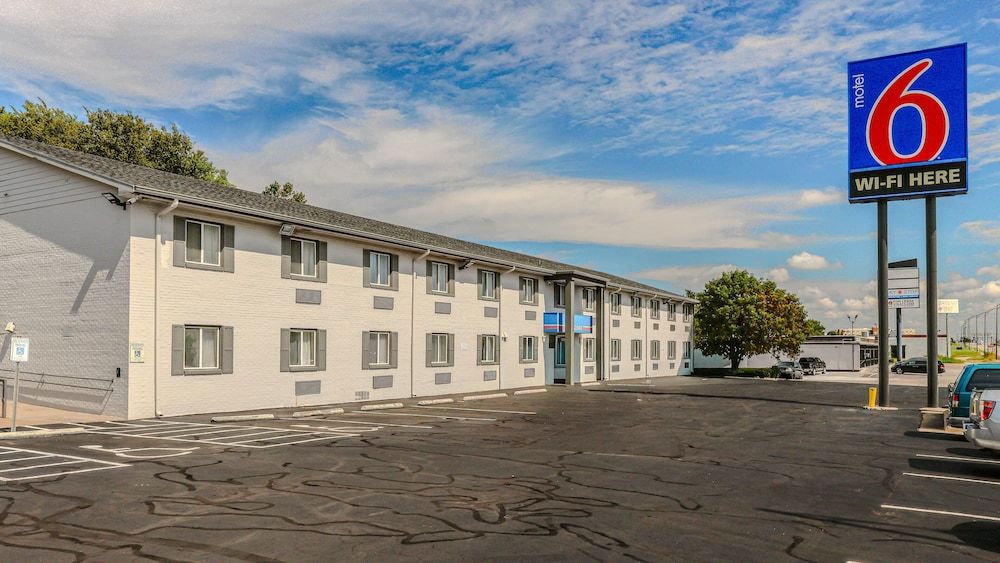 Motel 6 Wichita, KS