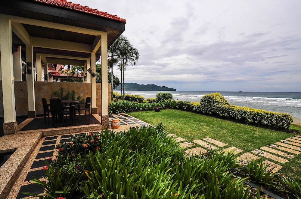 Borneo Beach Villa & Suite
