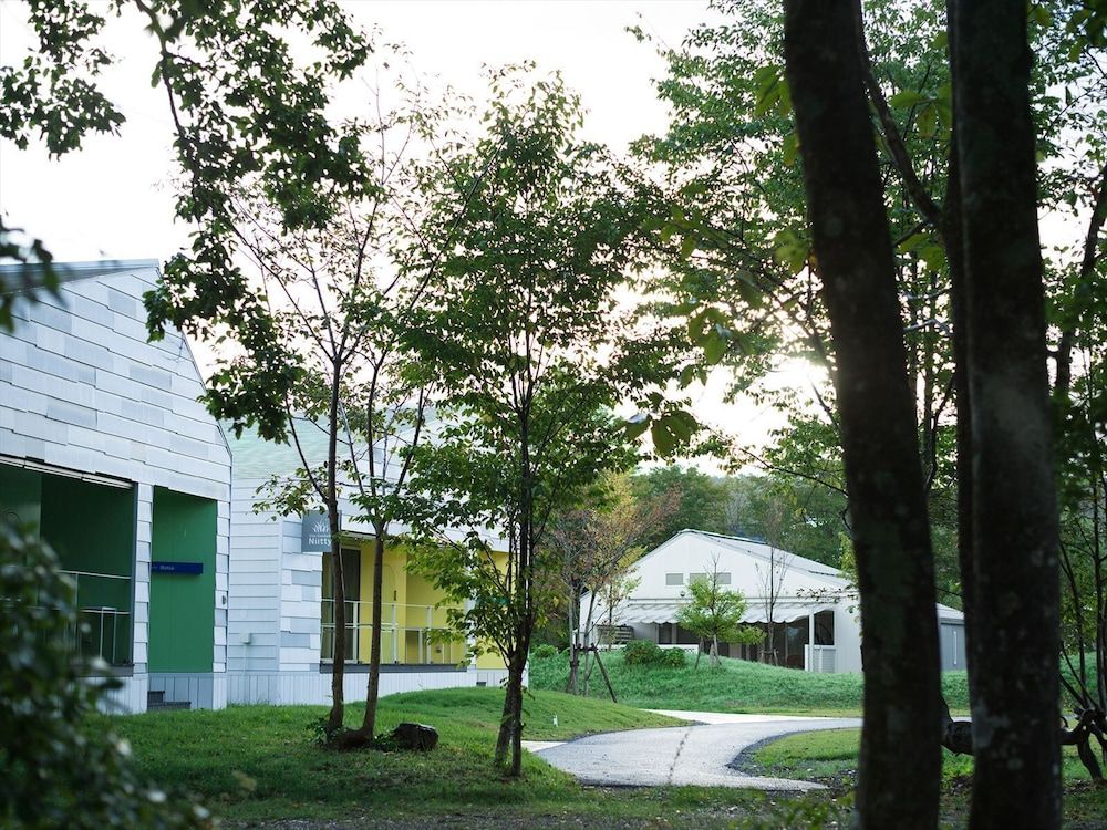 Holiday House Green Garden