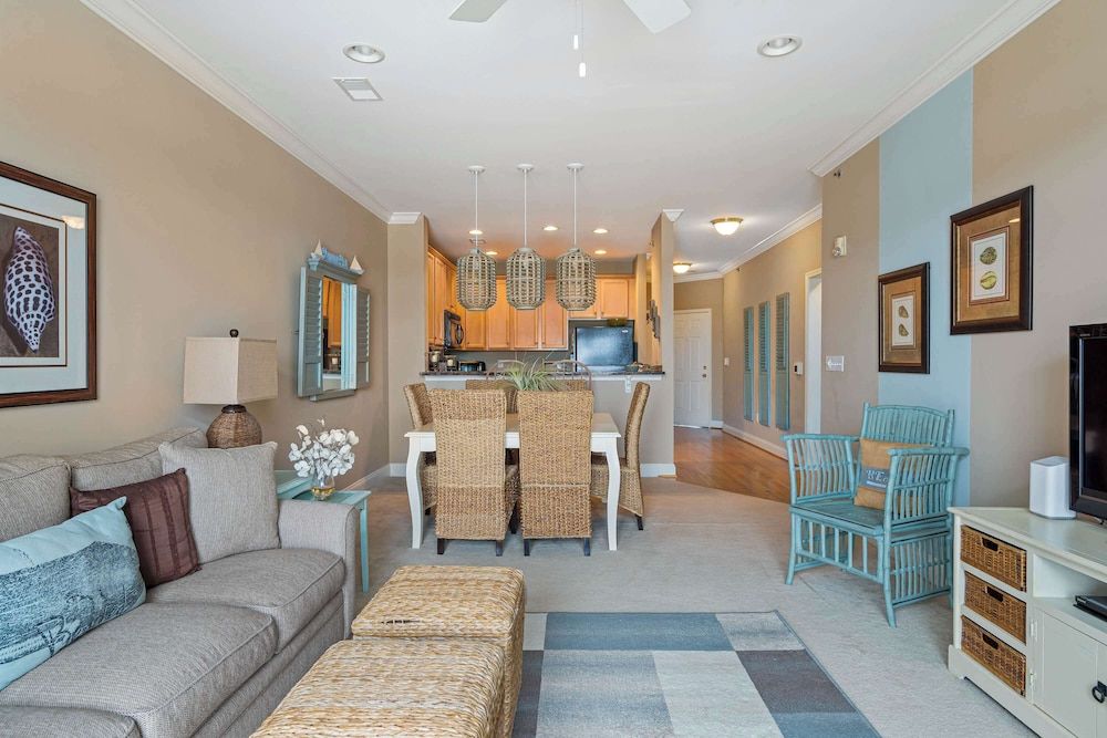 Grande at Canal Retreat Great Area in Rehoboth!