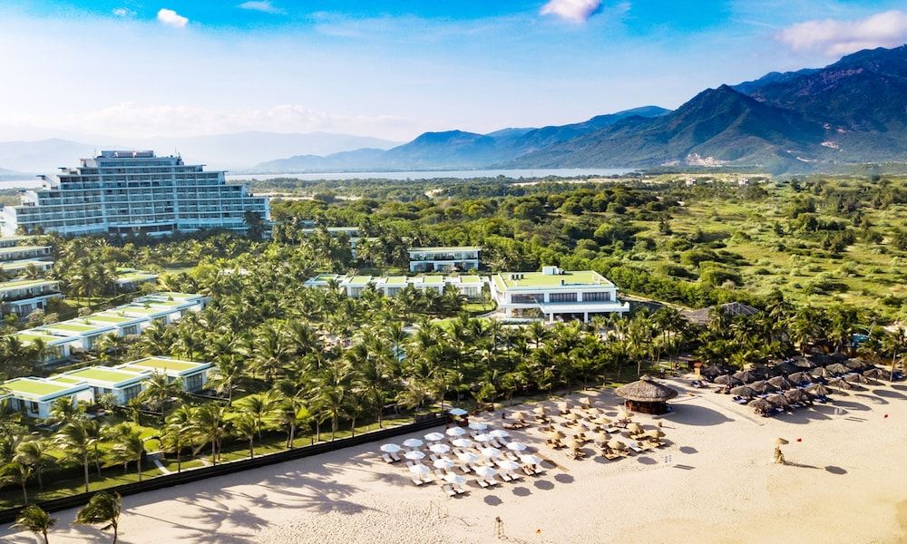 Riviera Beach Resort & Spa