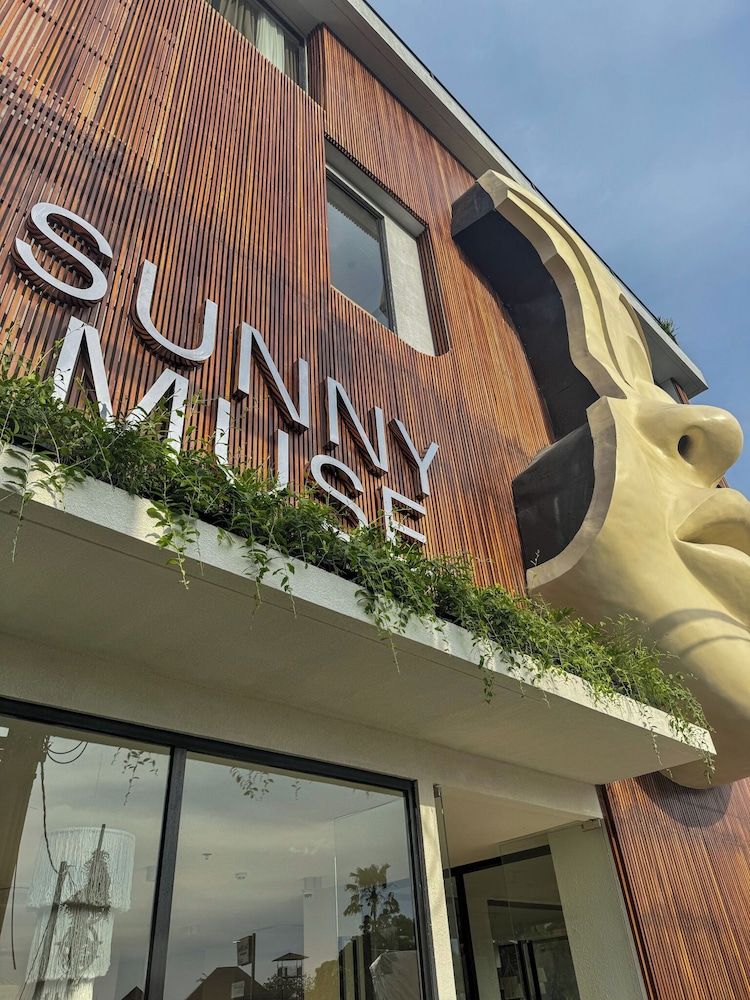 Sunny Muse by Betterplace