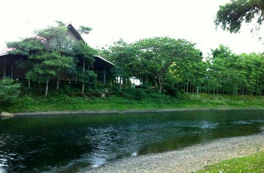 Suanphet Riverview Resort