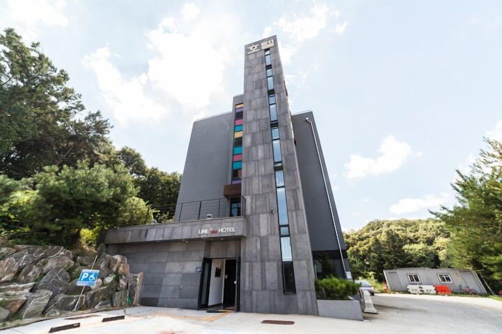 Line Plus Hotel