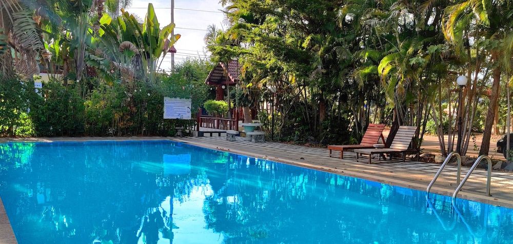 Thongpaeka Hotel