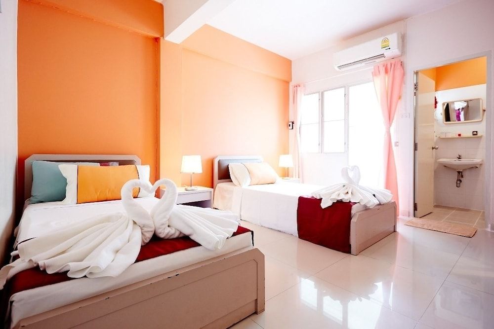 We Train Hotel Donmuang