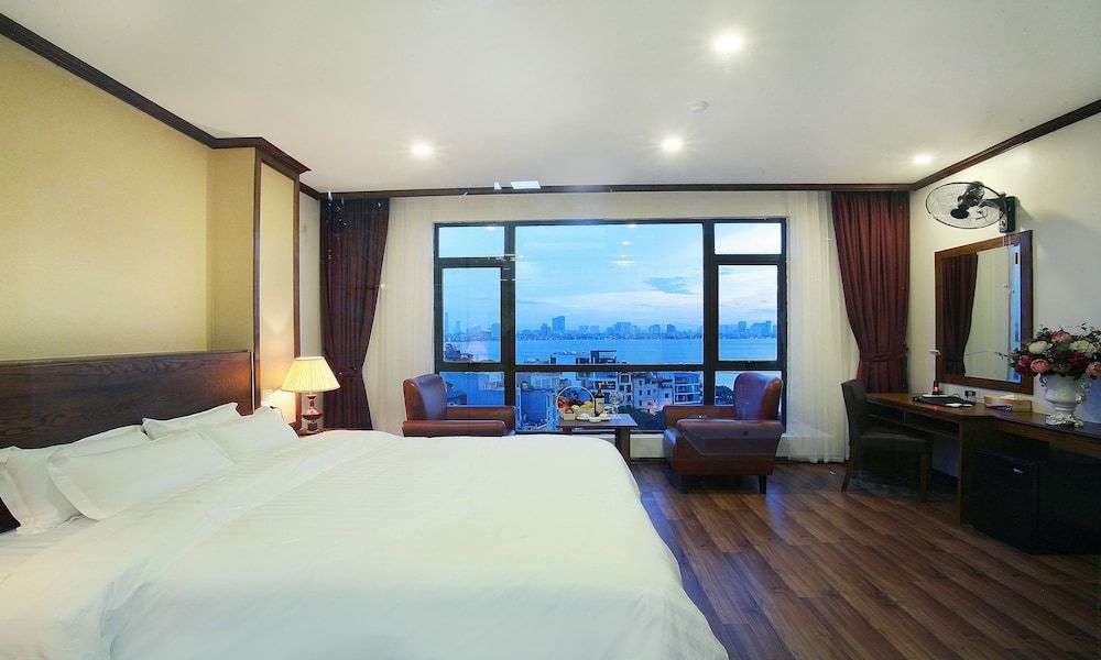 West Lake Home Hotel & Spa